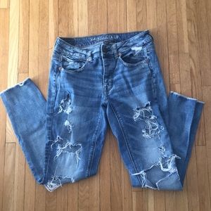 American Eagle Tomgirl Size 4 Reg Distressed Jeans